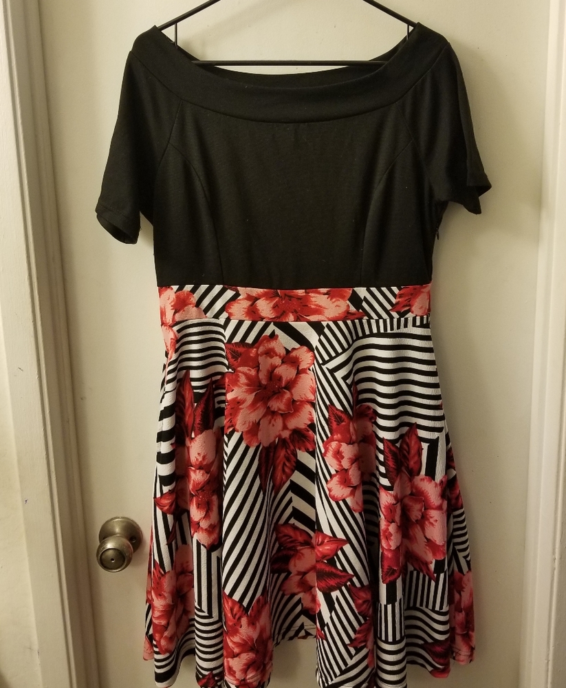 Off the shoulder flower and design dress